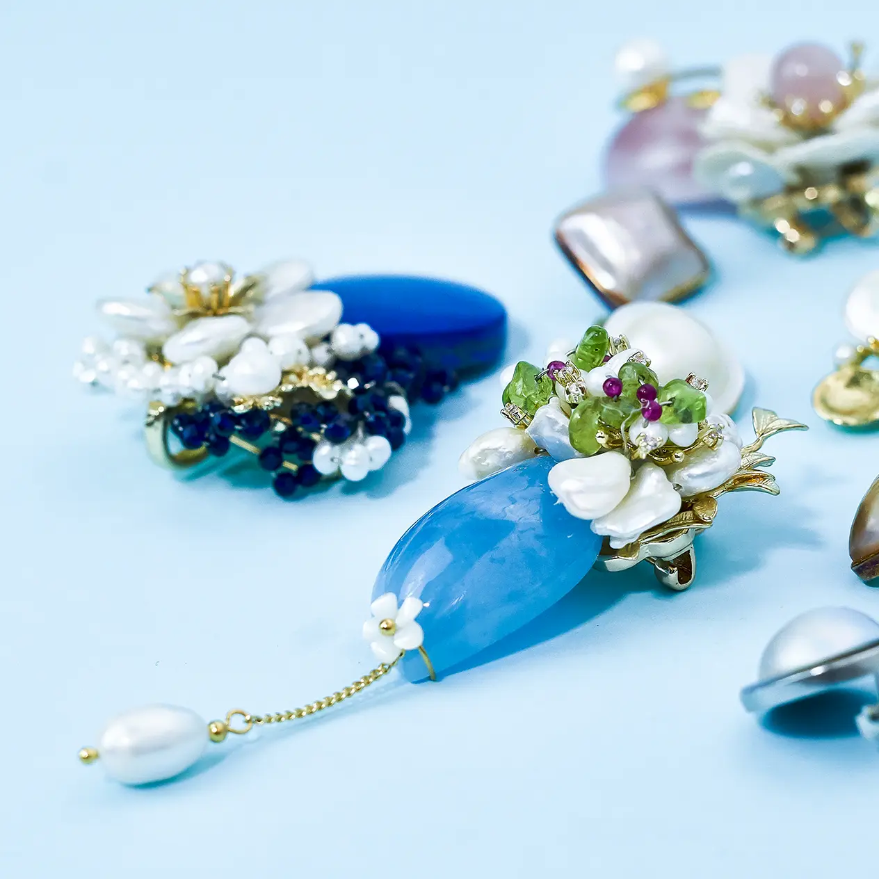 Khai Asia Pearl Photoshoot Blue Ornaments