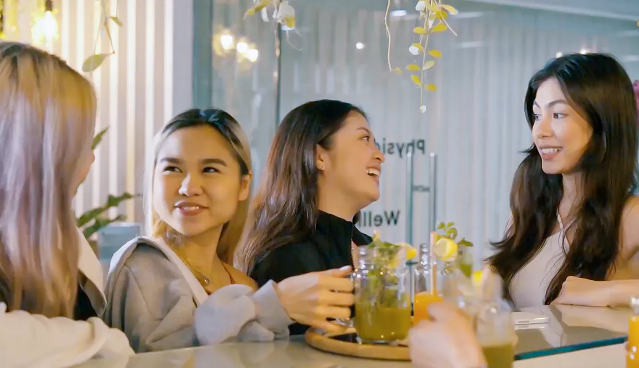 Fit To Live Friends Drinking Natural Juice