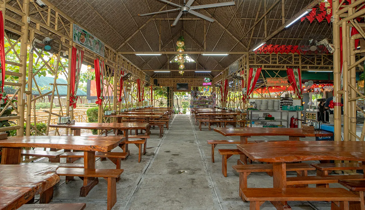 Funnside Ningnangan Photoshoot Main Hut
