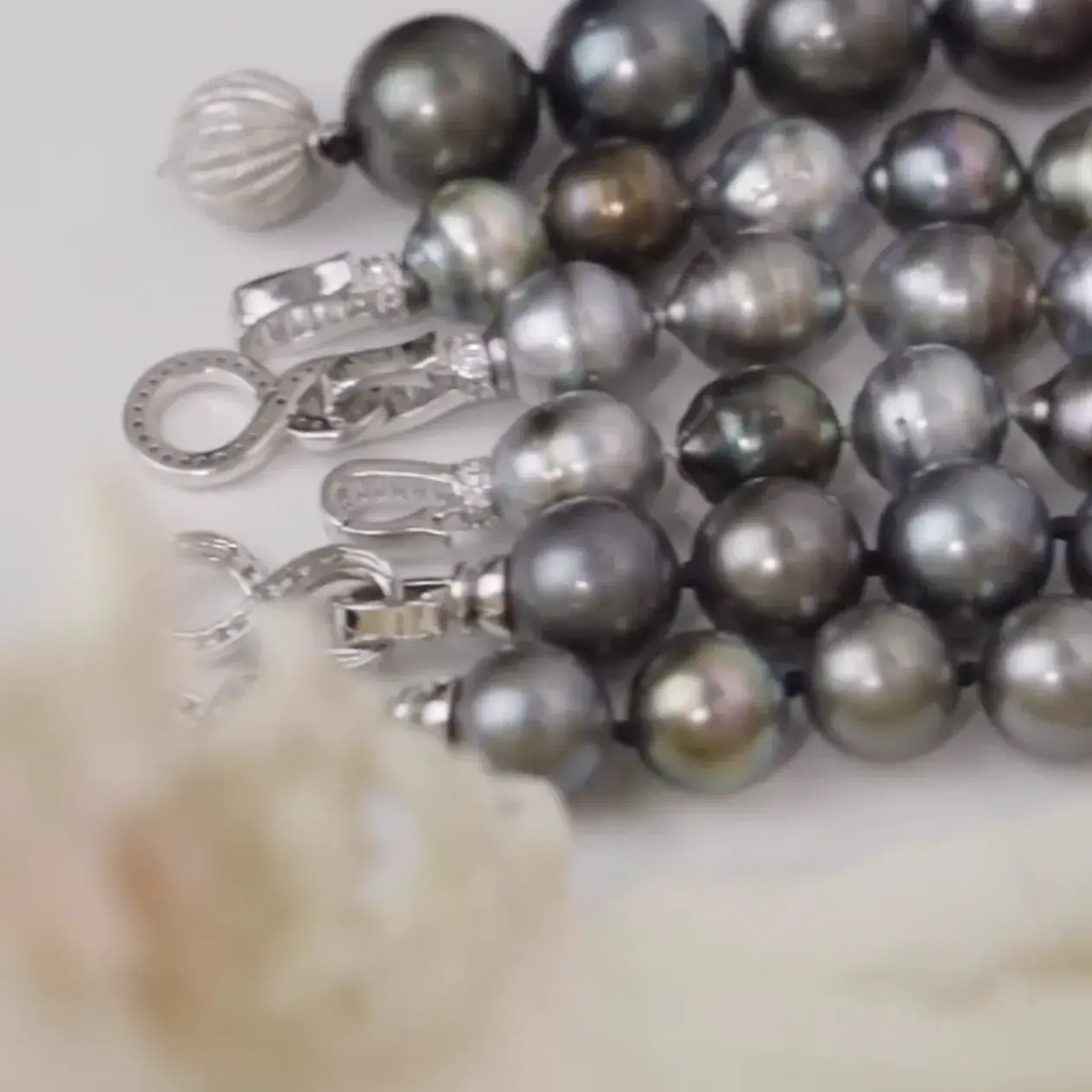 Khai Asia Pearl Video Pearls Lined Up